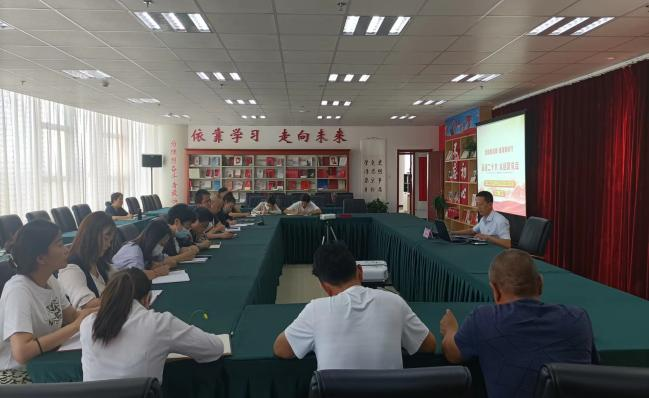 化工公司和書院公司聯(lián)合黨支部 召開&ldquo;慶七一 學精神 講黨課 過生日 溫誓詞  喜迎二十大&rdquo;主題黨日活動