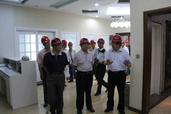 青海省經(jīng)濟(jì)委員會(huì)黨組書(shū)記、主任，省國(guó)資委  黨委副書(shū)記、副主任吳海昆實(shí)地考察物產(chǎn)集團(tuán)重點(diǎn)項(xiàng)目