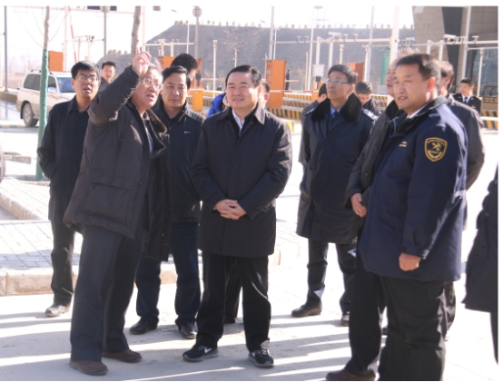 省委副書記、省長(zhǎng)郝鵬視察青海曹家堡保稅物流中心