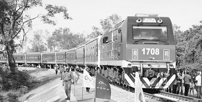 搭中國快車，促非洲發(fā)展