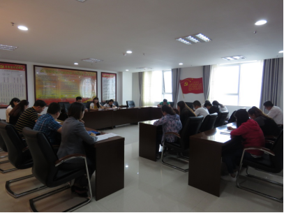 領(lǐng)會(huì)精神實(shí)質(zhì)，迅速掀起學(xué)習(xí)宣傳貫徹團(tuán)的十八大精神熱潮